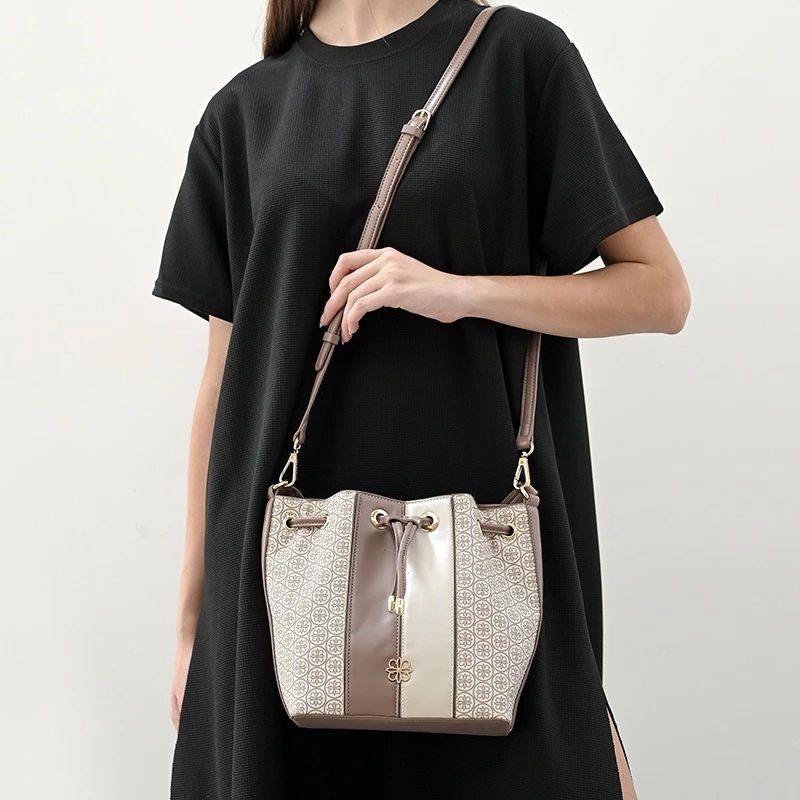TAS BAHU LES CATINO HAVEN SHOULDER DRAWSTING MONOGRAM