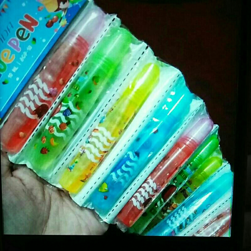 

lem rencengan 10ml / lem anak sekolah