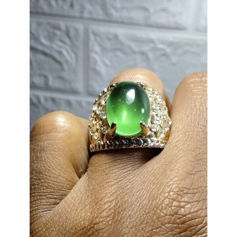 batu cincin anggur hijau