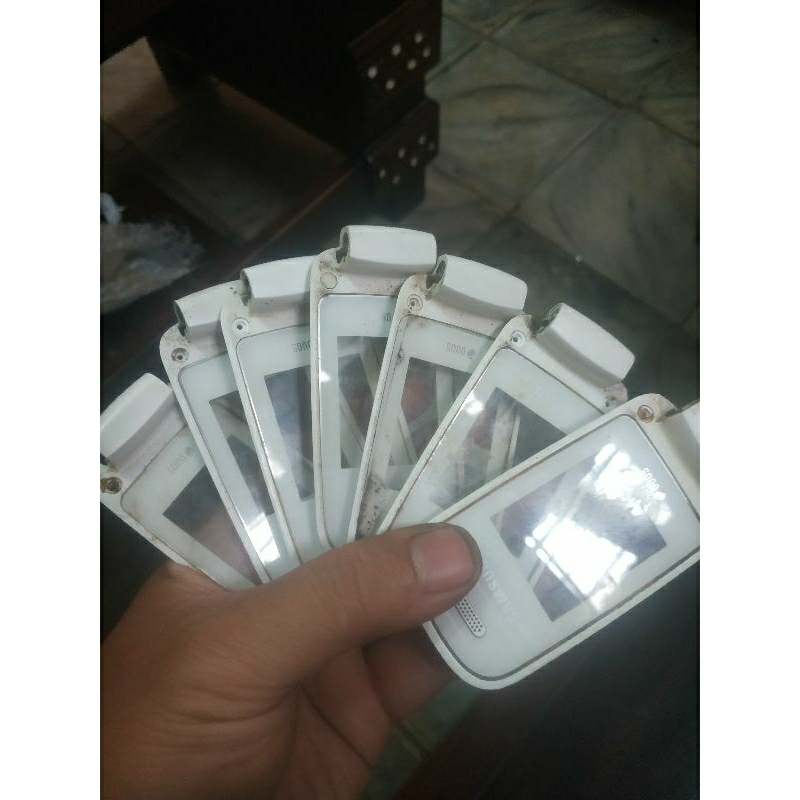 kesing atas bekas samsung karamel gt e1272 depan saja