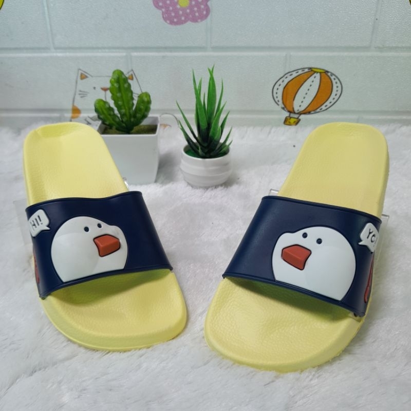 Sandal anak perempuan slop karakter bebek 30-35 1023