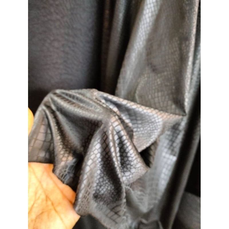 bahan/kain spandek latex kulit motif sisik