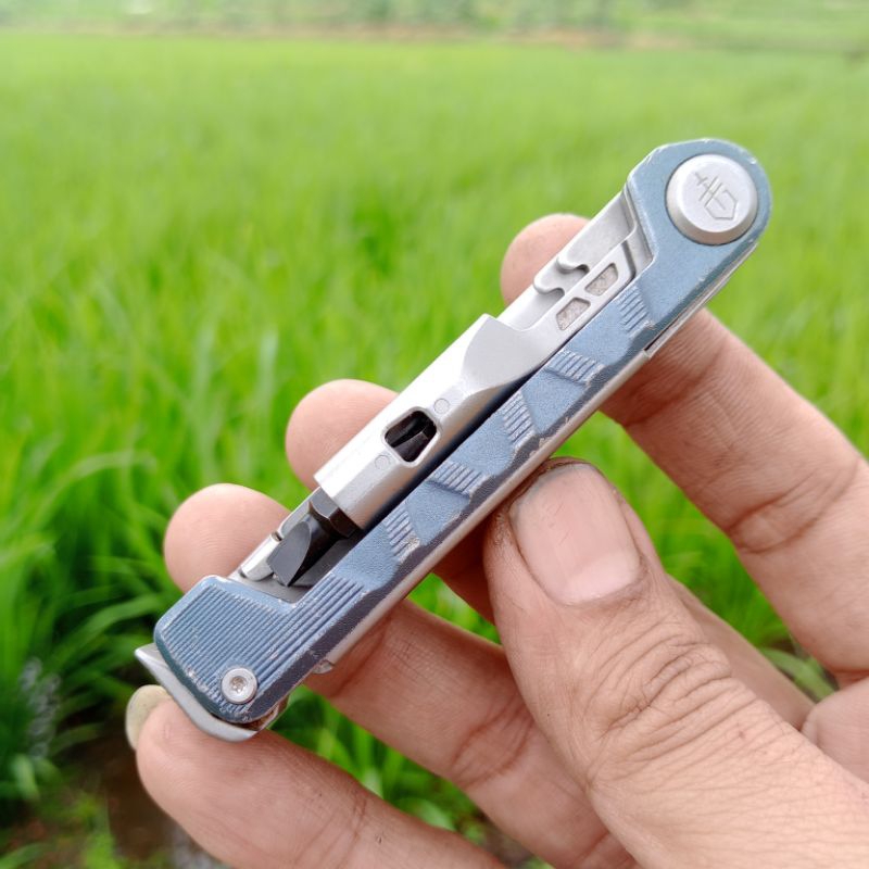 Gerber Armbar Drive Multi-Function Folding Knife 2.5" Plain Blade, Urban Blue Handle multitools