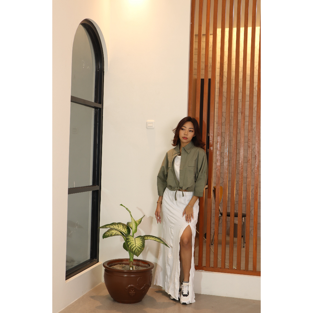 Kemeja Missty Freeteen Wanita One Set Kaos Warna Hijau Warna Putih Model Korea Lengan Panjang (Kalmi