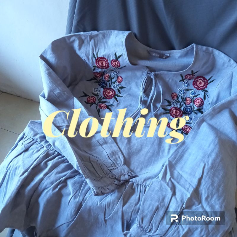 Blouse atasan wanita St yves flower warna abu-abu