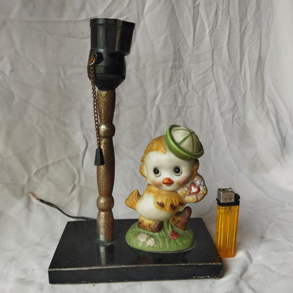 Pajangan Vintage Sparepart Lampu Patung Keramik