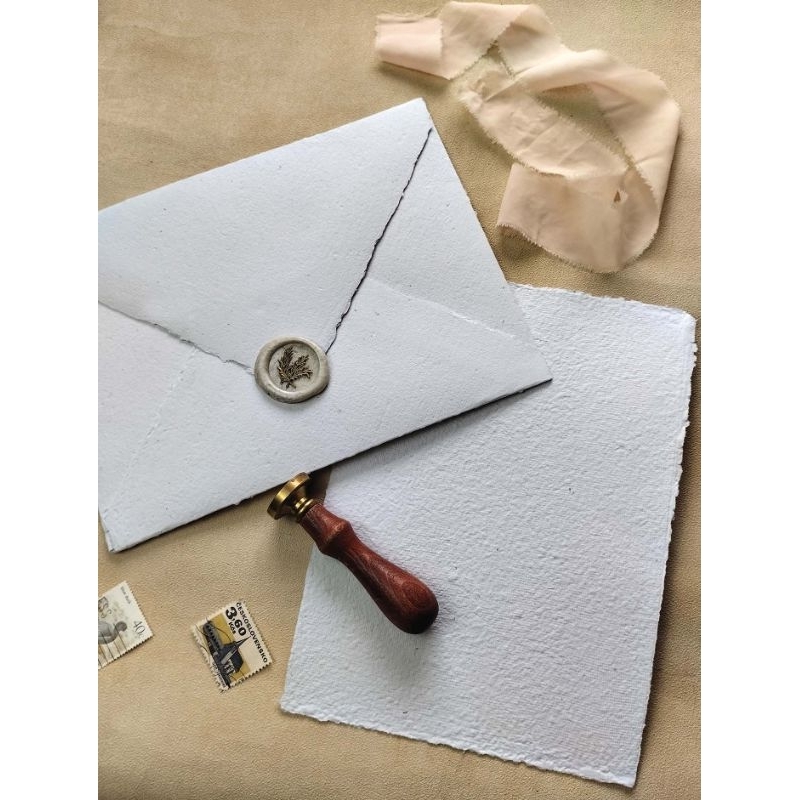 

Amplop Handmade C5 Putih – Vintage & Unik, Kertas Daur Ulang