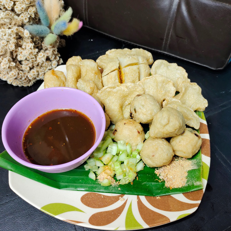 

Pempek Kecil Cek Marni Pempek Lenjer Pempek Telor Pempek Adaan