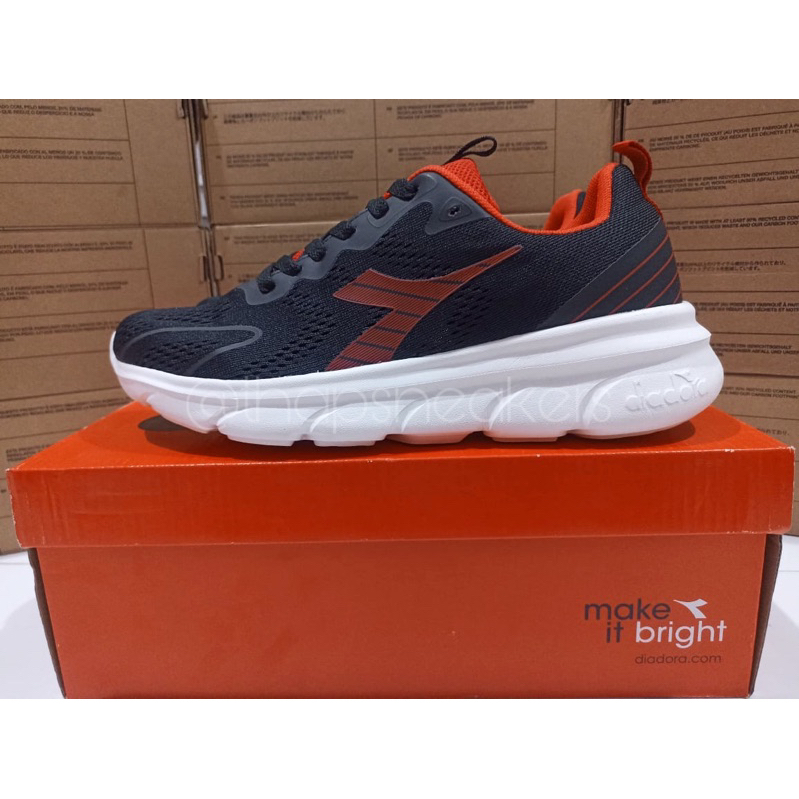 Sepatu Diadora Franco Black Original BNIB Resmi