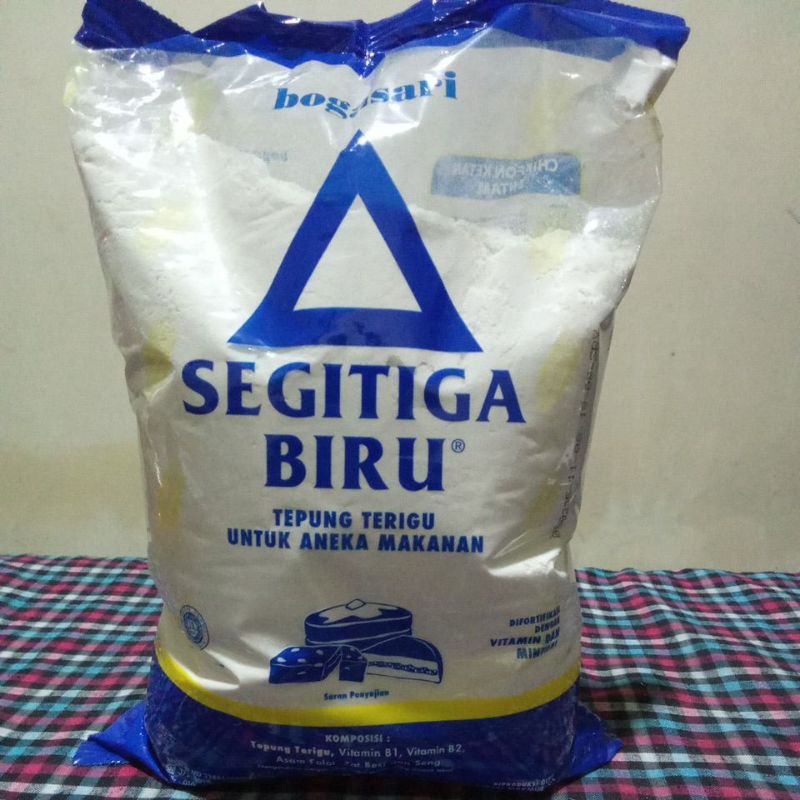 

Tepung Segitiga Biru 1kg