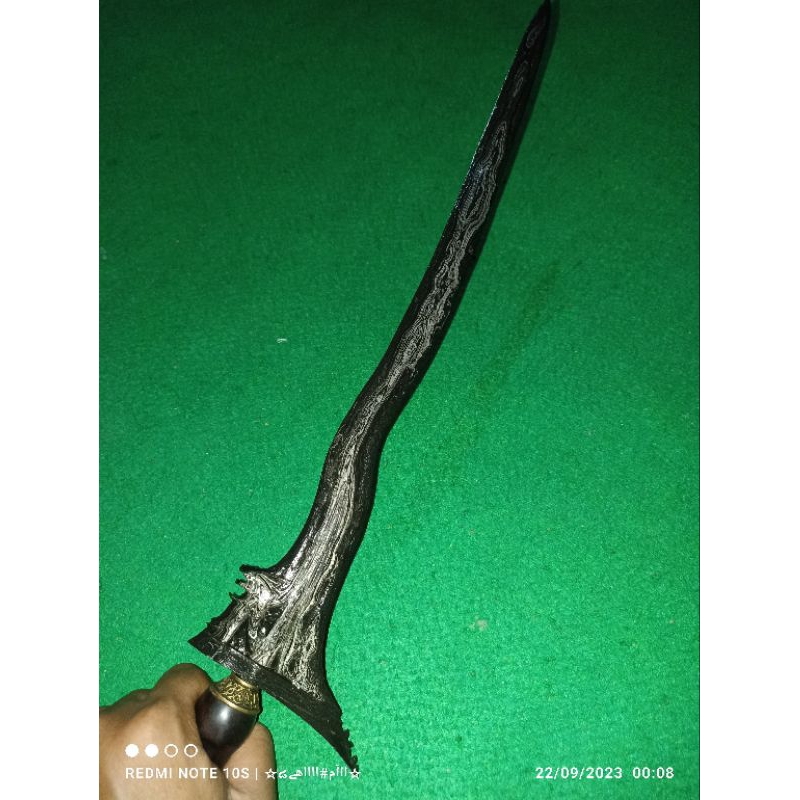 keris Jangkung Nogo Siluman Luk 3 pamor wahyu temurun hampir masuk keris corok
