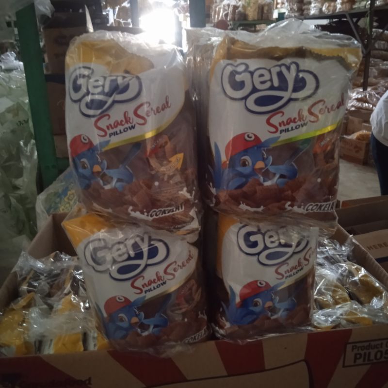 

Gery snack sereal pillow