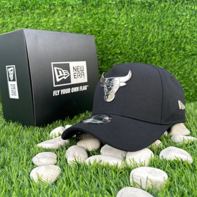 Logo Bulls Silver Besi Bahan Hitam Topi premium / NBA