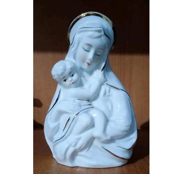 Patung Bunda Maria gendong Yesus(Keramik)