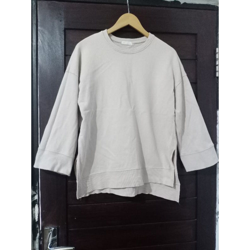 Able&co sweater oversize preloved kode A1.
