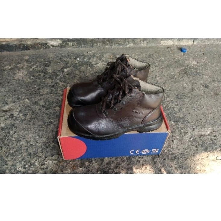 Sepatu safety Boots Kings tali Second