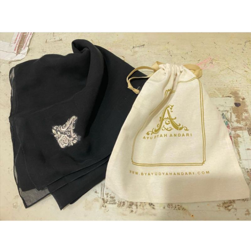 Plain Paris byAyuDyahAndari