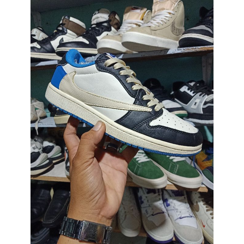 Sepatu Nike Air Jordan Travis Fregment Size 42 ( Second )