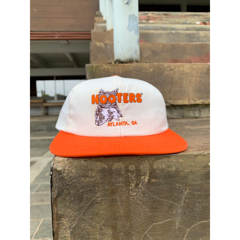 vintage hooters & twotone hat