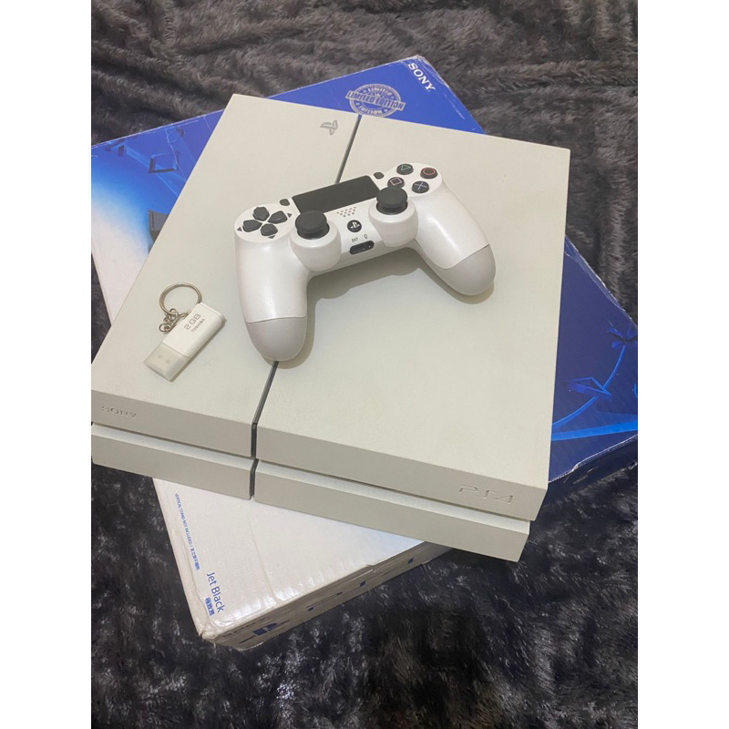 PS4 fat seri 12 hen (putih)