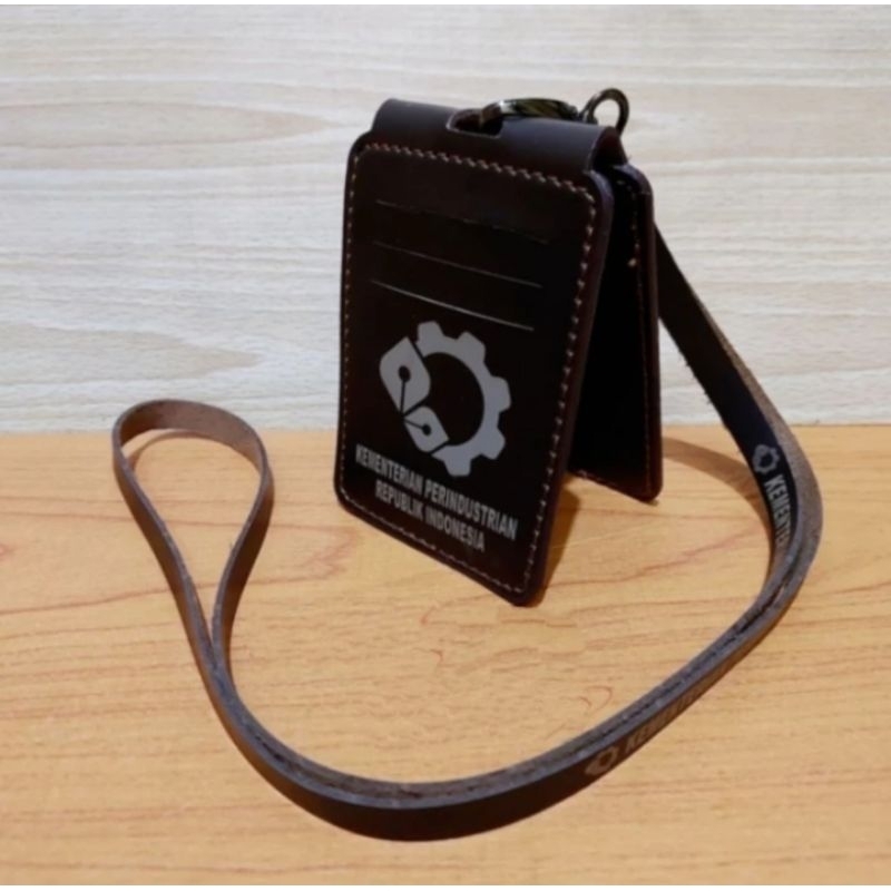 

HOLDER KALUNG ID CARD LOGO KEMENPERIN MODEL LIPAT BEST QUALITY PREMIUM