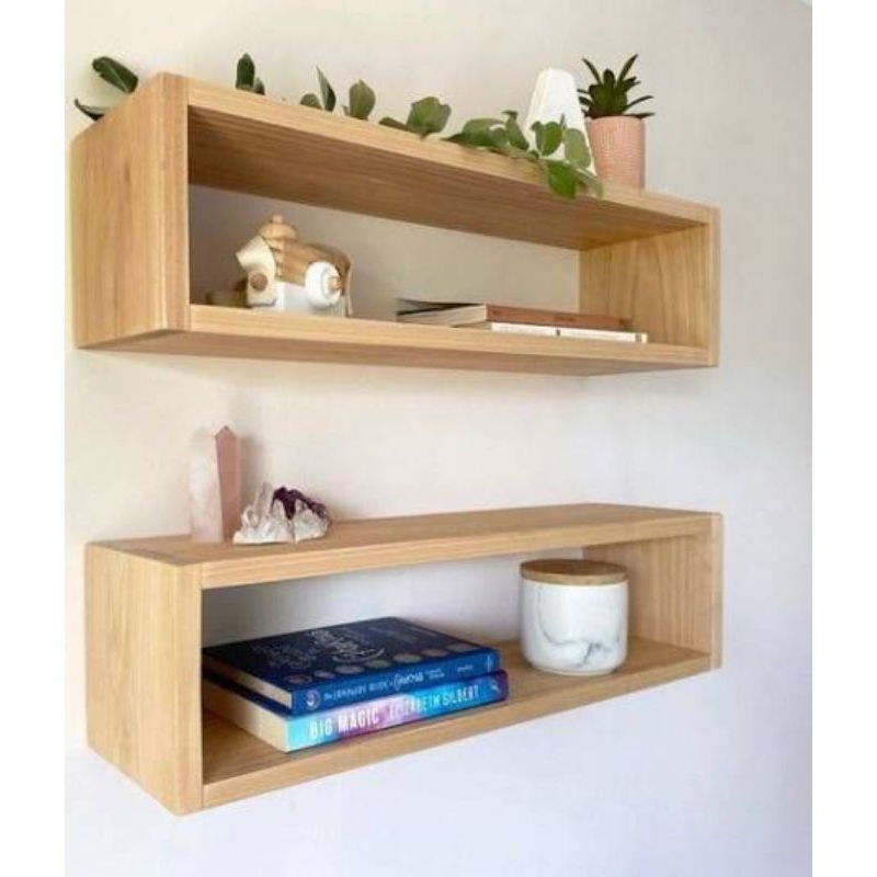 Rak dinding, Hiasan dinding Kayu