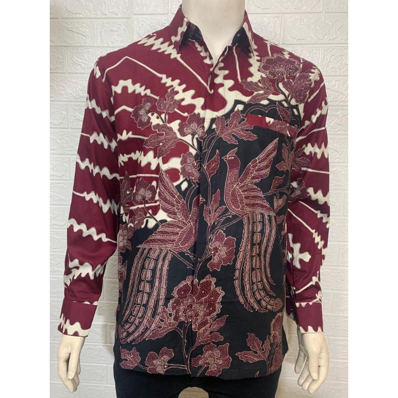 BATIK PREMIUM HALMAN PRIA DENGAN LENGAN PANJANG