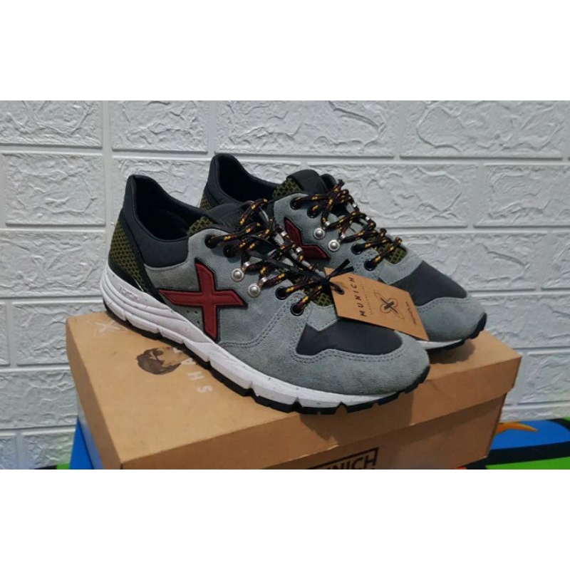 Munich X Fuga 25 grey red Vibram Sole BNIB original murah meriah