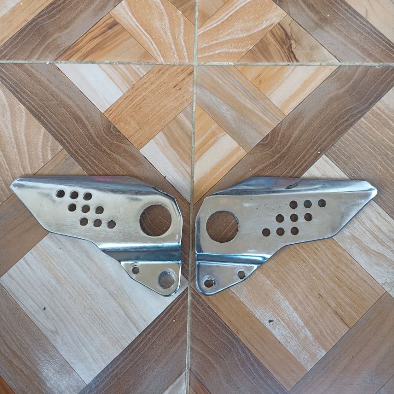 breket bracket footstep depan cover kupingan rangka Suzuki RK cool rk cool Original