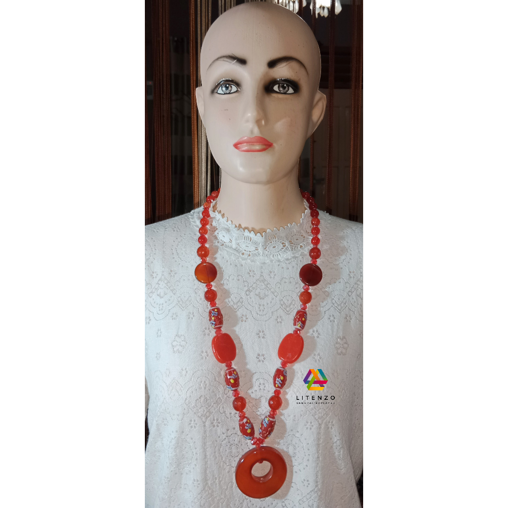 Kalung wanita terbuat dari batu mulia / batu akik asli khas Kalimantan + Liontin