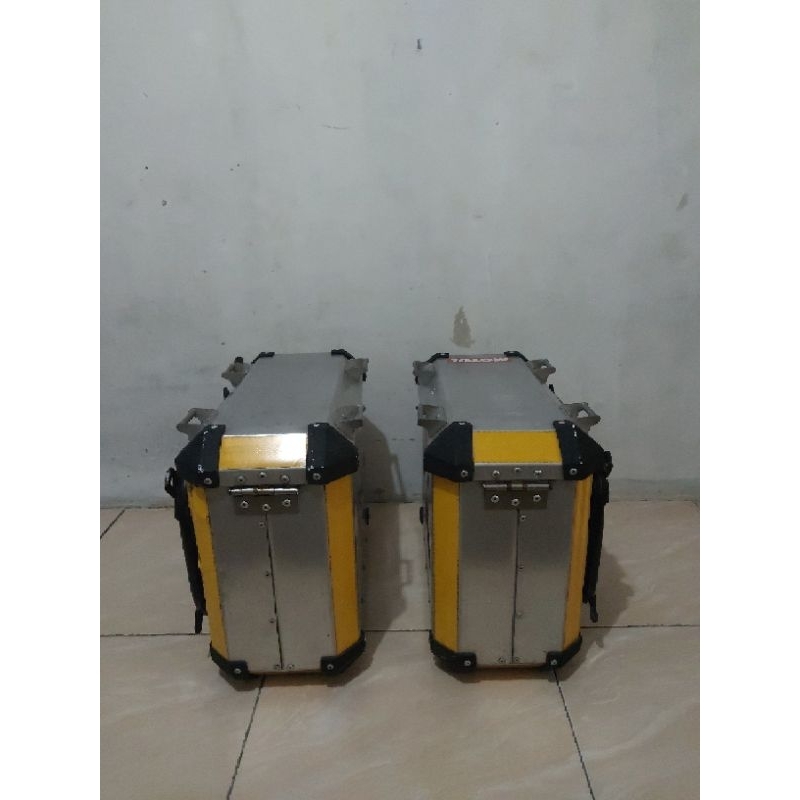 Side Box Badak Hitam 27L