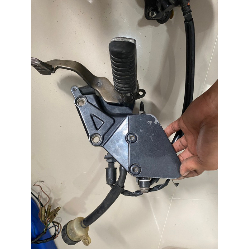 Footstep Depan Ninja RR