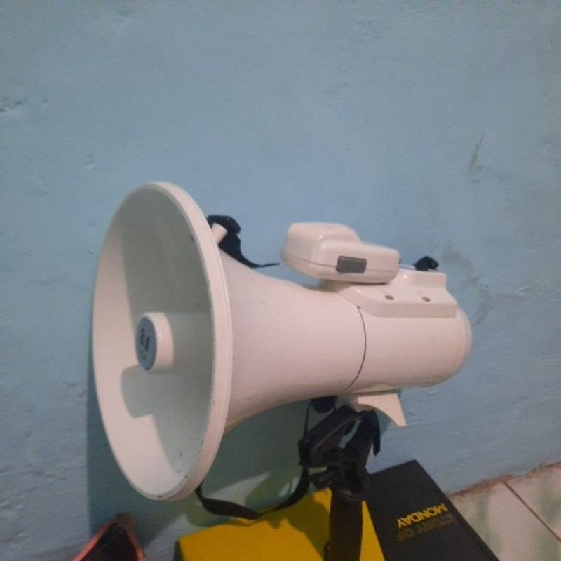megaphone atau toa kecil