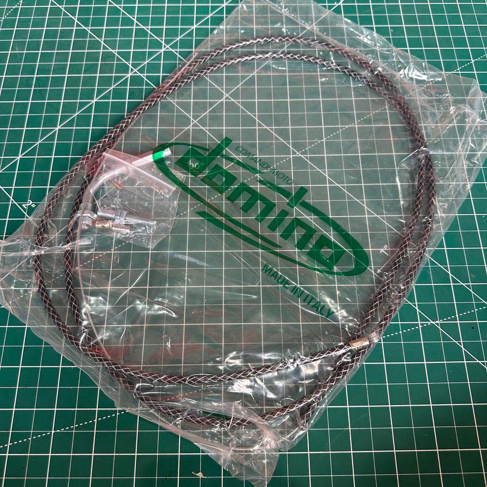 Kabel Gas Spontan Vespa Motif Carbon Panjang 200 CM