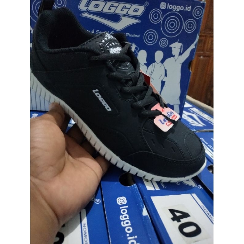 sepatu loggo