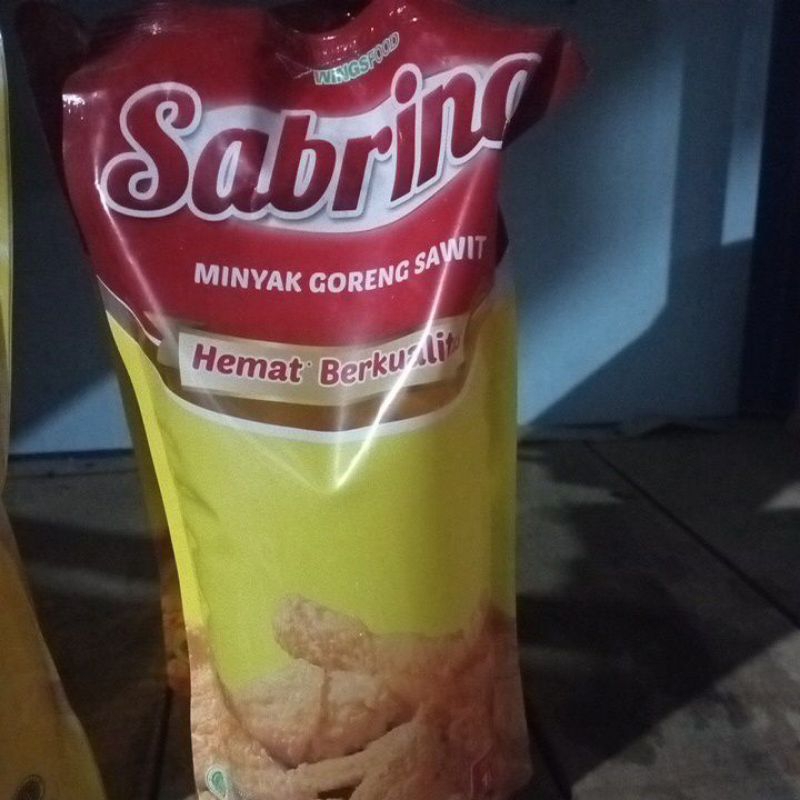 

minyak goreng sabrina 1L