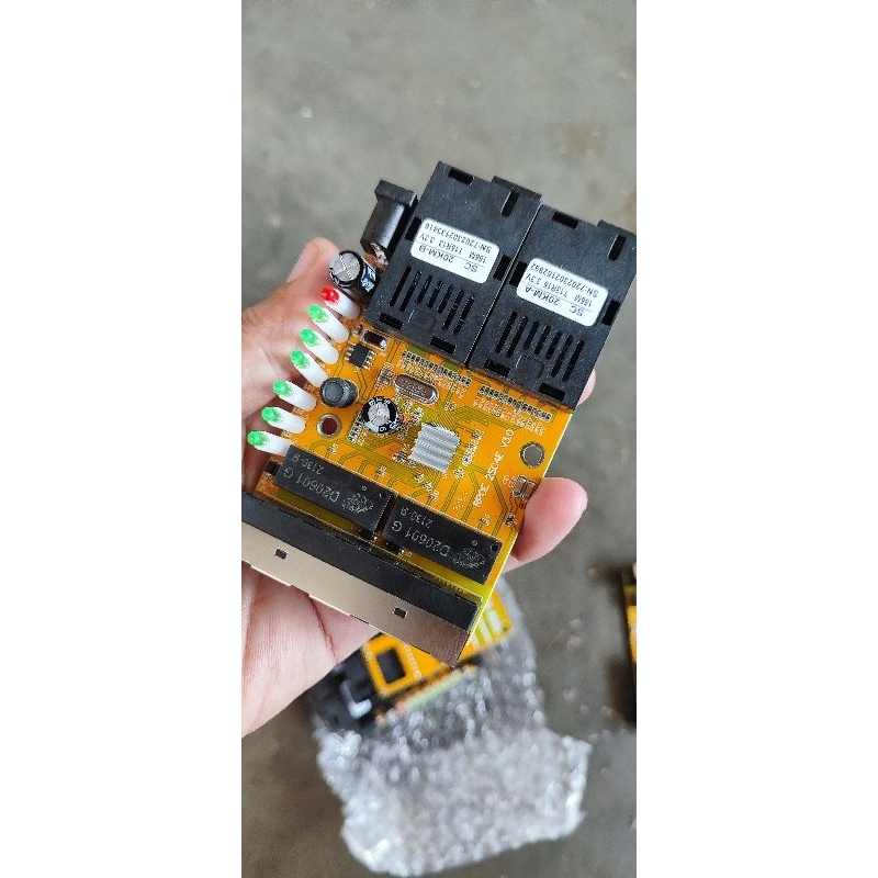 Fiber Media Converter 2FO 4LAN POE