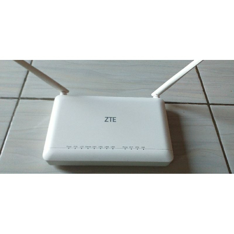 ZTE f670L (port biru)