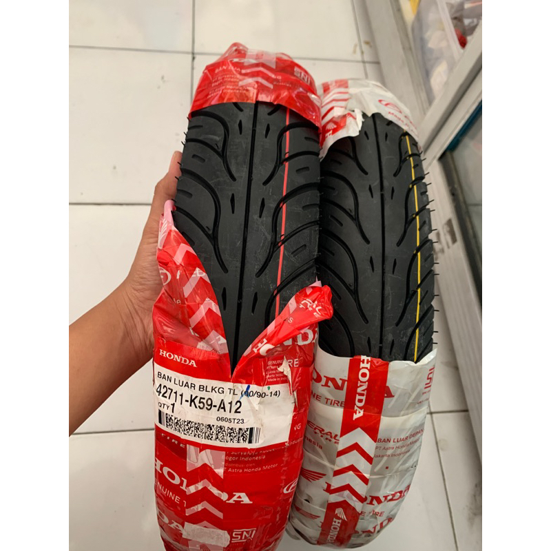 Ban Belakang Matik Ban Belakang Beat Vario Mio Genio Scoopy karbu Tubeles Ban Luar 90/90 Ring 14 Tub