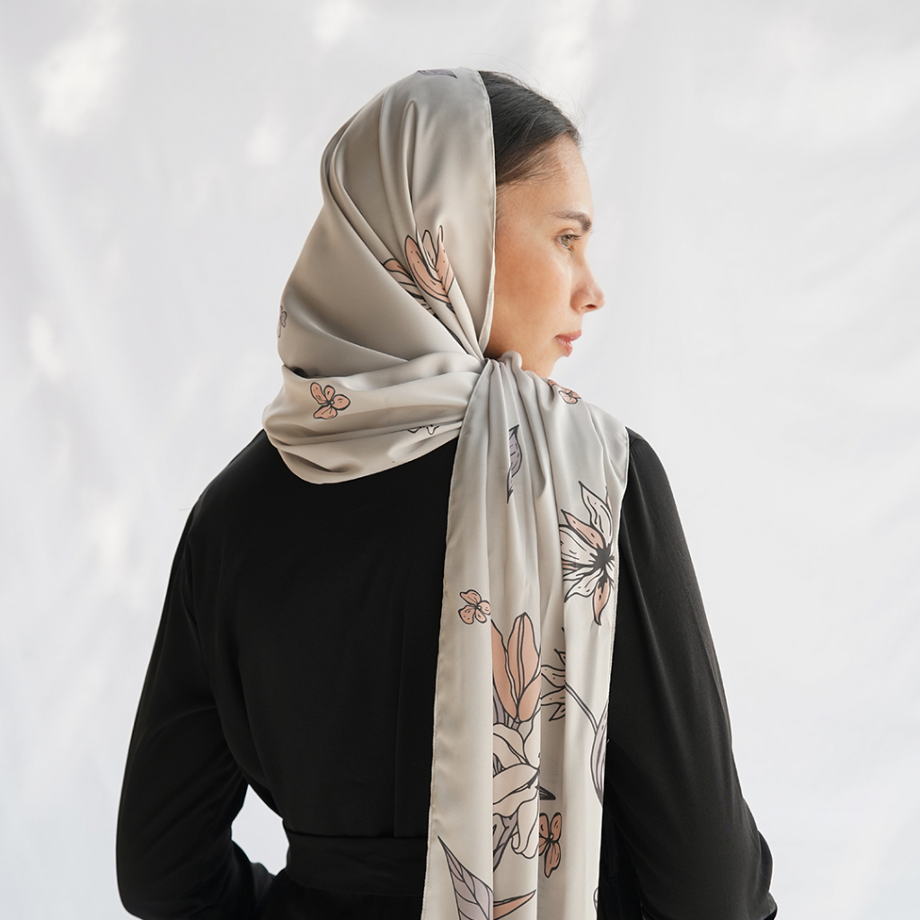 Queensland Hijab Big Flower Pashmina Segi Empat L03000024Q Grey