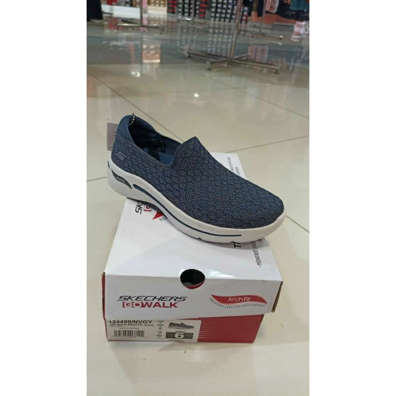 SKECHERS GO WALK ARCH FIT NAVY WOMEN SIZE 36 ONLY ORIGINAL BY SPORT STATION
