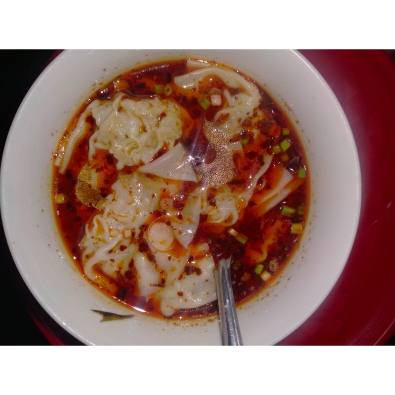 

pangsit wonton bumbu kuah pedas