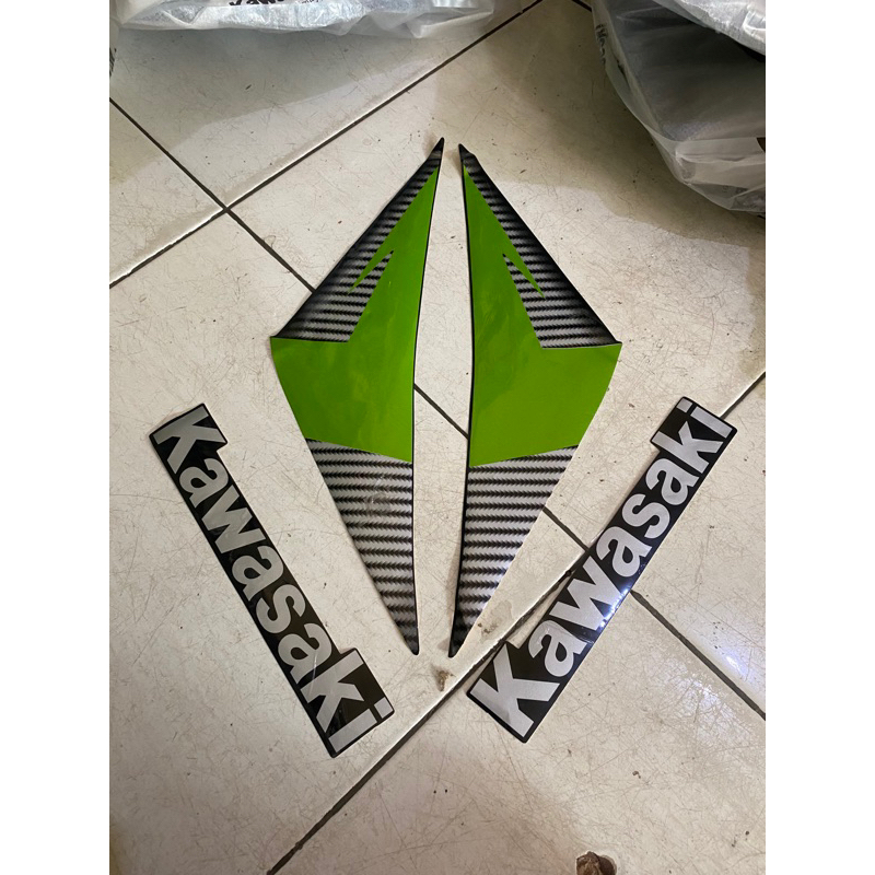 stiker striping fairing sayap bawah ninja rr new 2014 hijau