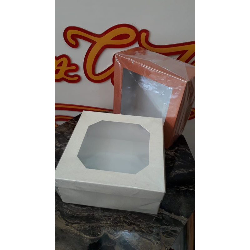 

kardus costom softbox tempat kado tempat hampers ( uk 22 × 22 t10)