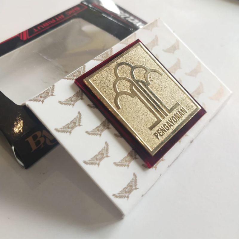 pin pengayoman kuningan gold plate exclusive
