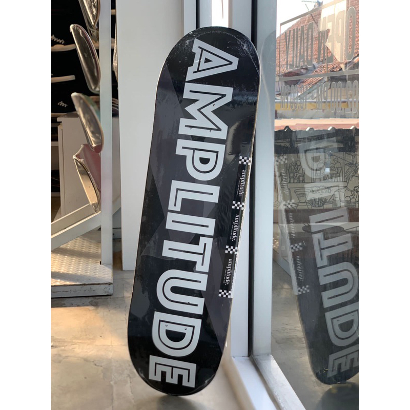 AMPLITUDE SKATEBOARDS DECK “FONT LOGO” FREE GRIPTAPE