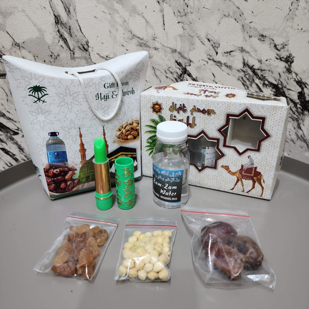 

paket oleh oleh haji dan umroh + lipstik arab + dus jinjing