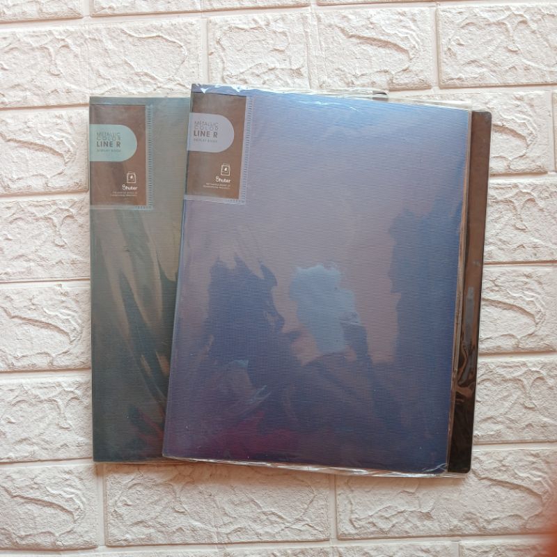 

SHUTER Display Book A1174 Metallic Clear File Holder Ukuran A4 isi 40 Pockets