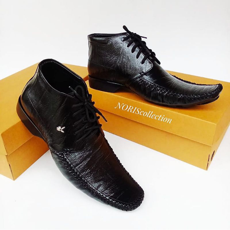 Sepatu Pantofel Playboy Semi Boot Pria Kulit Asli Menggunakan Tali