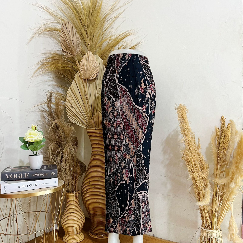 Rok Batik Plisket Asta Hitam All size ( s - jumbo ) / Rok Bawahan Kebaya Modern / Rok Bawahan Wisuda